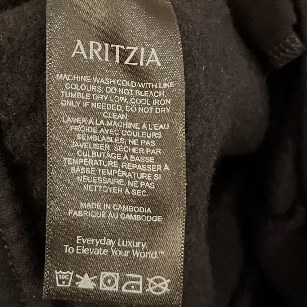 π- Aritzia Cozy Sweatfleece Mega Straight Sweatpant. Black. Size: Medium - Picture 15 of 16